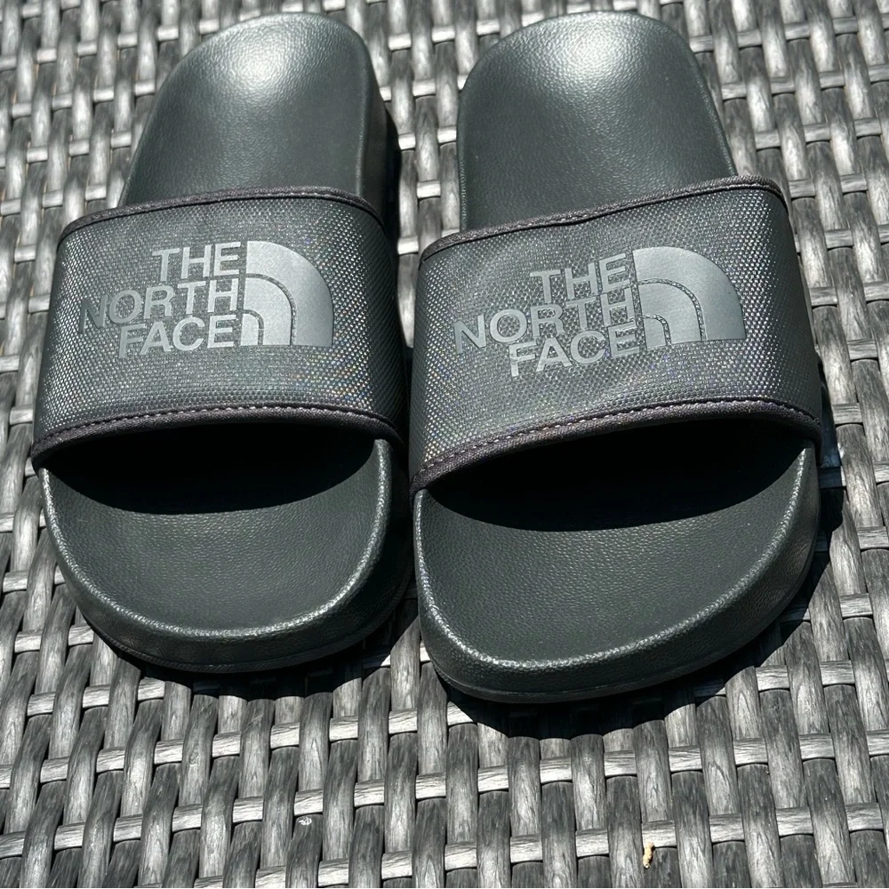 🌹THE‎ NORTH FACE Grey/black Men's Base Camp Slides shoes NWOT
